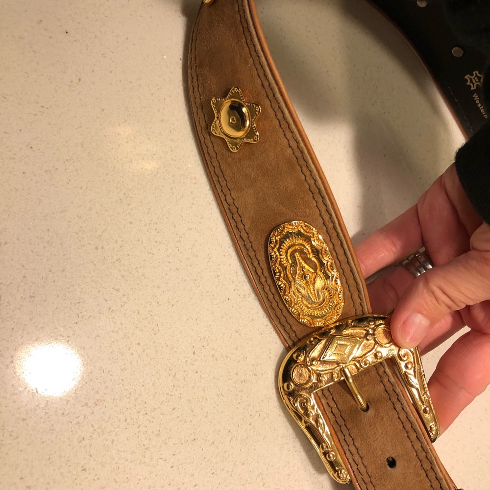 Escada belt 😍